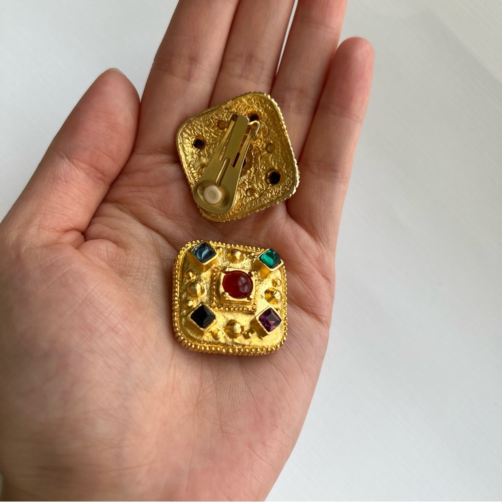 🍉Clip-On Earring Retro Vintage Gold Designer Baroque Egyptian Byzantine Lucite - Picture 3 of 8